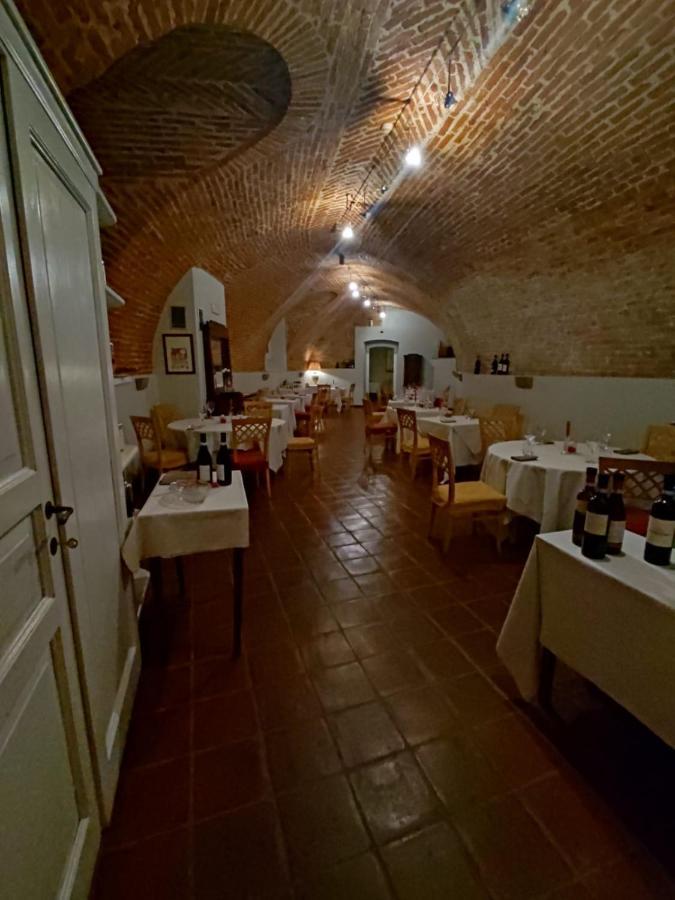 Foresteria Ristorante Conti Roero Monticello d'Alba Экстерьер фото